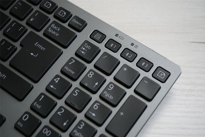 uKB800v̒̂ЂƂɁAő4̃}`OSE}`yAOΉ@\܂