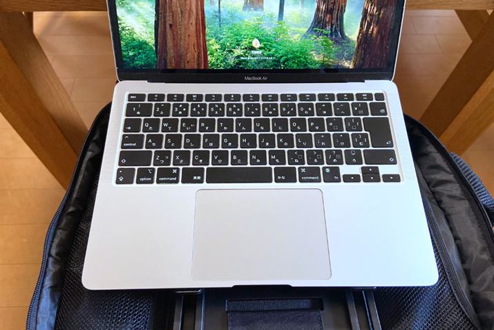 uHackvPCX^hɁuMacBook Air 13C`vulq