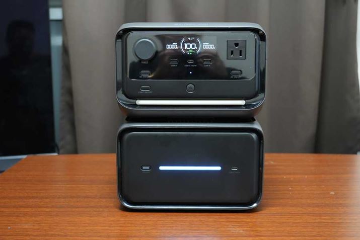 EcoFlow JapańuRiver 3 Max Plusv́A286Wh̃|[^ud{́i㕔jƁA572Wh̊gobe[P[uXŊgłAj[Nȃ|[^udBEĎĝŁA^тɕ֗Ŏg肪悢