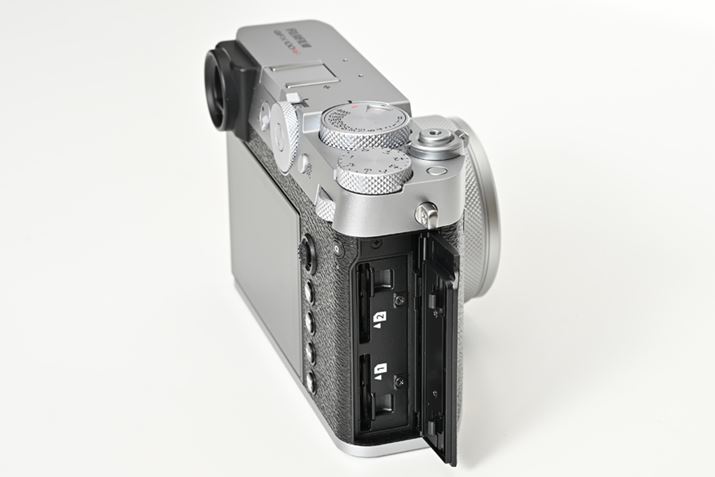 ΉL^fBASD[J[hBUHS-II/SDXCΉ̃fAXbg̗pĂ