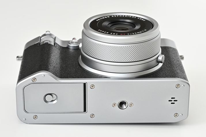 ʁBΉobe[́AuGFX100 IIvuGFX100S IIvuX-H2SvuX-H2vuX-T5vȂǂƓuNP-W235vŁAÎ~̎Be\͖820im[}[hjBuGFX100 IIv̖540AuGFX100S IIv̖530im[}[hj傫閇