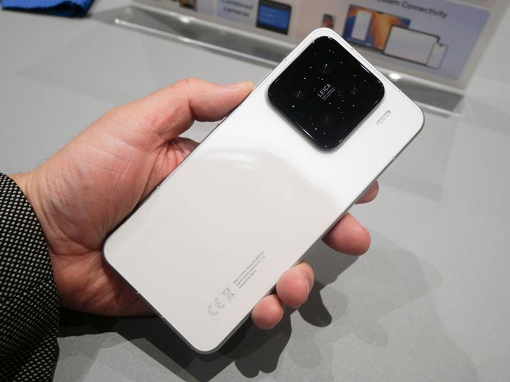 X^_[h^CṽtbOVbvfuXiaomi 15vB{̃TCÝuXiaomi 15 UltravRpNgACJJƋJJ𓋍ڂĂ