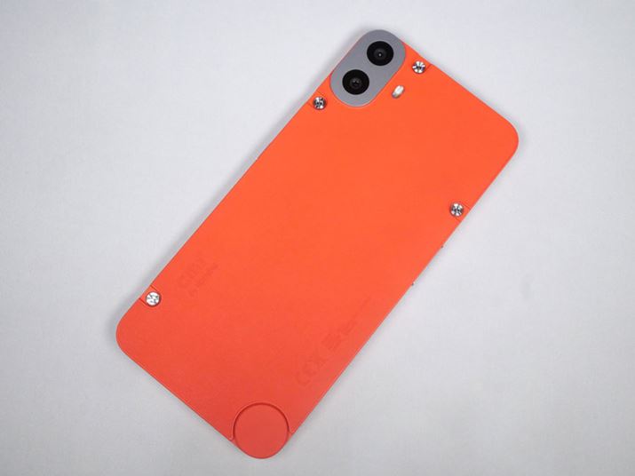 wʂ̃plăJX^}CYłuCMF Phone 1vA͍̔ɓĂNTThRKDDĨv`iohł800MHzтւ̑ΉȂĂȂ