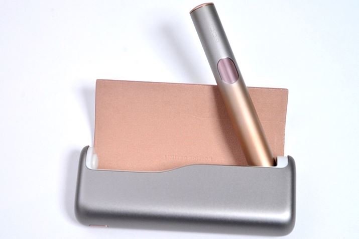 E\ȃbvJo[̗ʂ悭ƁAuLIMITED EDITIONv̕󂳂Ă܂