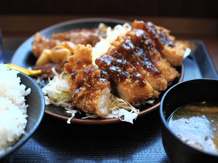 {ɌOɒHBgJcƃgeL̍킹Z̒H܂OM-3AM.ZUIKO DIGITAL 25mm F1.8 IIA25mmi35mmZ50mmjAF2A1/400bAISO200A-0.7EVAzCgoXFJX^i5200KjAdオݒFCOLOR2inCCgF+4A~bhg[F+3AVhEF+4ARgXgF+1j