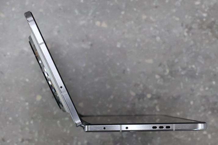 ʂ猩ƂB̊pxƔ킩₷낤BȂAqW͎ʐ^̊px܂łȂŒł