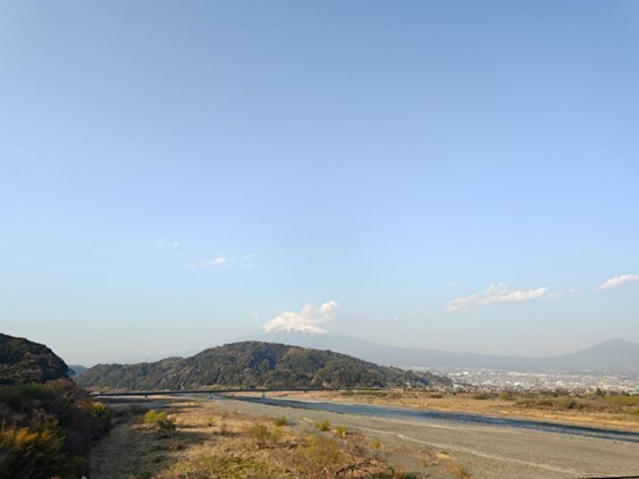 ̊K\ƂĂRB݂̂t̋C悭ČĂ