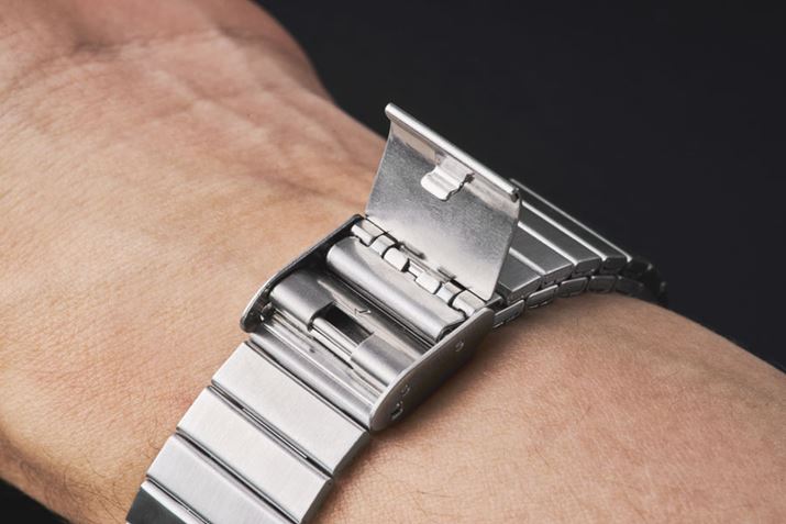 t[obN̏u^JlqBoh̒́A̊p`Ƀ}CiXhCo[̐[ŎグƈˏオAOɈړ\ɁBōD݂̈ʒu߂AƏđI