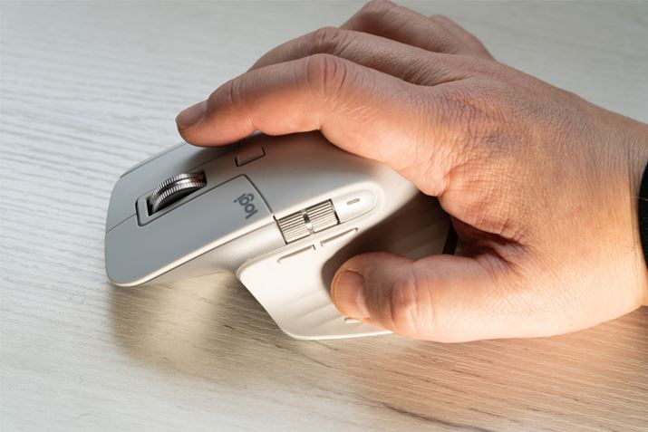 WFX`[{^Ȃ}EX𓮂ƁAWFX`[삪\ɂȂ܂