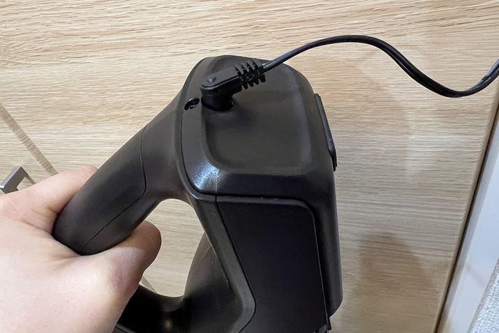 obe[͓BX^h͂ȂA[d͖RlN^{̂ɒڑ}čs܂