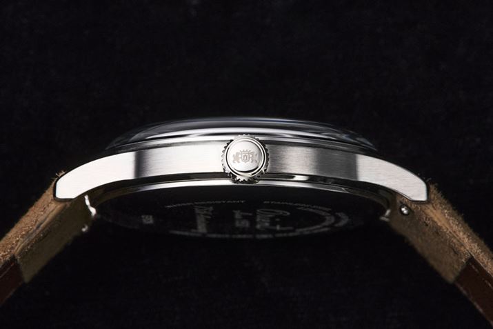 x[点oĂ邩̂悤Ɍ{bNX^hBfނ͖@KXł