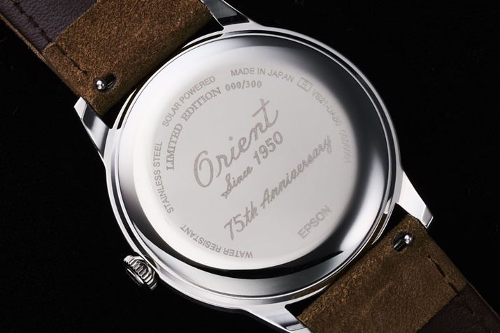 IG^S75NLOSAVAio[Ȃǂ󂳂ꂽP[XobNB̗u^ɂ{x{bNX^hɂȂ炤̂悤ɁA͂ɌX΂Ă܂