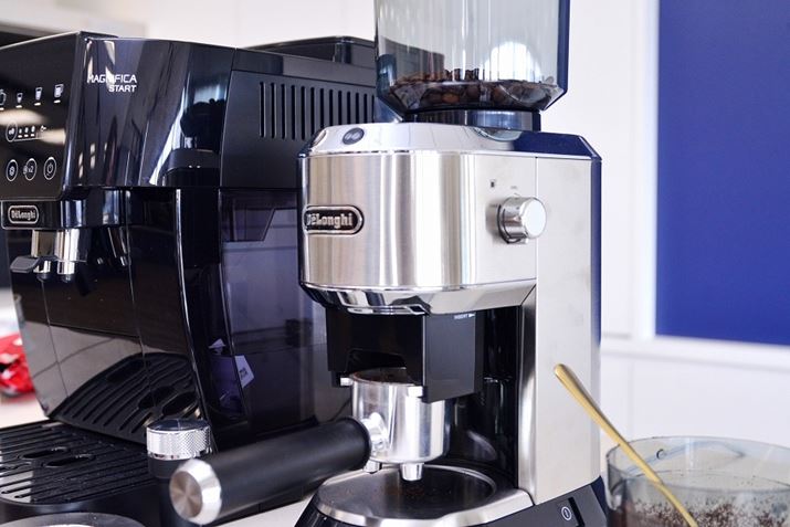 Ȃ݂ɁAʐ^́uffBJ Ae EC885JvƂȃOC_[uffBJ KG521J-MvBfM̃GXvb\EJv`[m[J[̃tB^[z_[ɑΉĂ̂ŁA҂̃z_[Ǝg܂