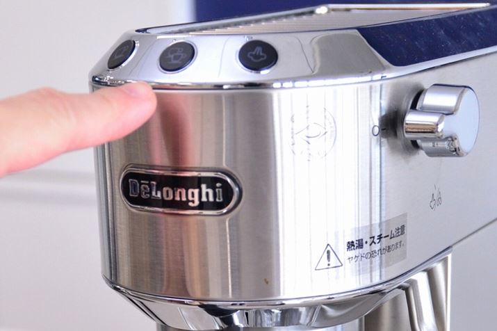 u1to{^vu2to{^vuX`[{^vBʂɌ郌o[́uX`[܂݁vŁAuX`[{^vĂ牺ɌƃtbT[炨X`[o܂