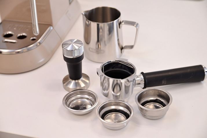 ʐ^́Ao[̂悤Ȃ̂^p[BO3̃tB^[łBuffBJ Ae EC885Jvɂ͂ɉAtH[~Np̃WOiɌXeX̊jtĂ܂