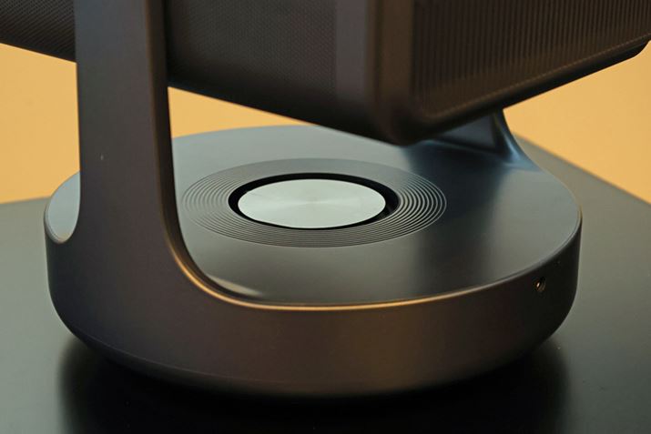 uRLC-V7R MAXv̋r悭ƁAXs[J[jbgĂBr傫̂̓TuE[n[Ă邩BuRLC-V7Rv̓pbVuWG[^[dl̂悤