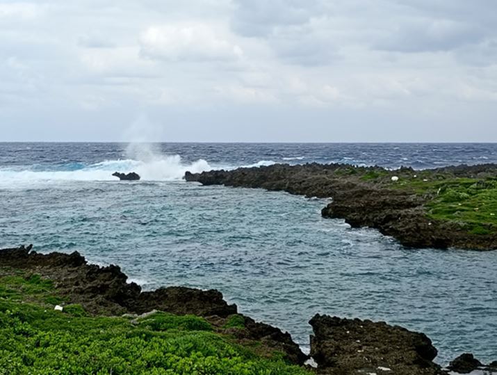 fW^2{Y[ŎBeBg̕\ʂ̍rlqAgԂA_̃Of[VԂĂ܂