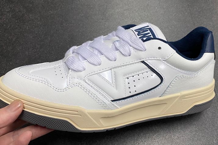 mg[A[XJ[ƂJ[pbǵAǂȃR[fBl[gɂ킹₷Aꂽۂ^܂