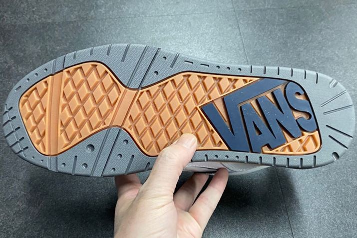 Abvf[gɂAڂłȂAۂ̎gSnɂ傫ȐiÂV[Ŋ􂷂ꑫ