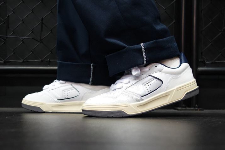 1990N㔼2000N㏉̃Xg[gt@bVfiƂtHƁÃghvfZ̃f́AƐV𓯎Ɋy߂ꑫł