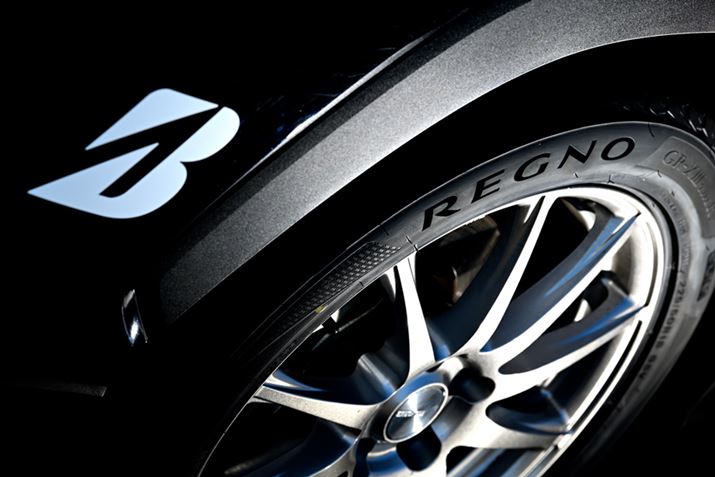 REGNOuGR-XIII TYPE RVv́A]fREGNOuGRVIIvɔׂāA[hmCY6ጸAp^[mCY8ጸĂBɁAuGR-XIII TYPE RVvł͂ӂɂ肵ĂƂƂɁAʏz̃VbNɂԑ̗̂hȂȂĂ