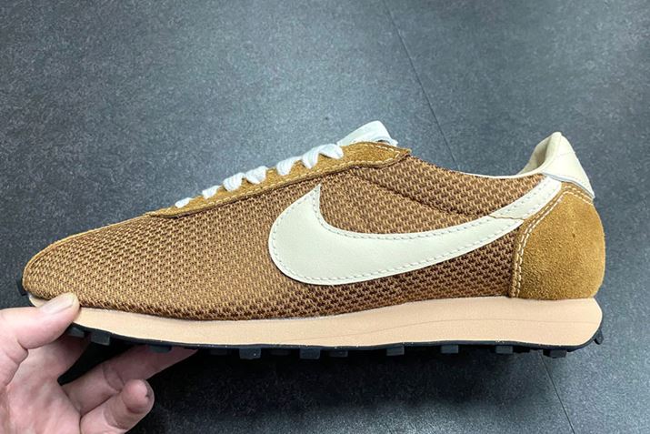 XEbVɂ̓U[fނgAF؂ւ邱ƂŁAANZǧo܂