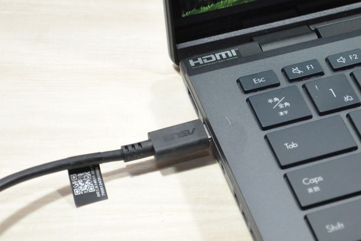 p̓d[q͗pӂĂ炸A[d⋋dUSB-C|[gōs܂