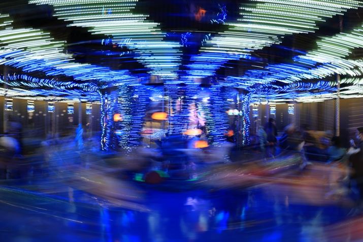 킩Â炢AɌ鐯̃}[NԂĂB͂킸ɃJ𓮂Ă܂߂ɐǔہBʑ̃uł΁A̐̃}[N͗֊s͂茩Ăi`AV[ł̕ʍQƁj