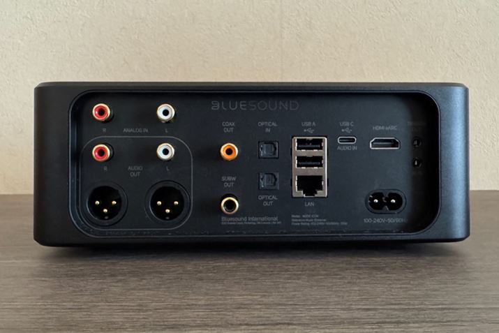 AplBeARCΉHDMIȂǁAʂȓo̓C^[tFCXƕ