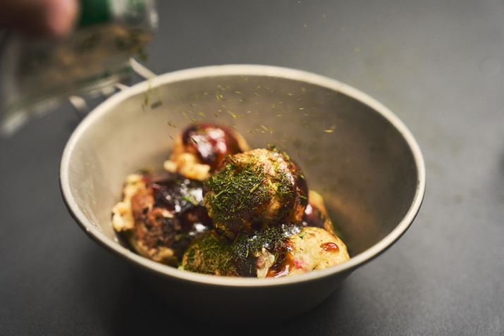 VFJbvɐtĎdグ̐̂U肩܂