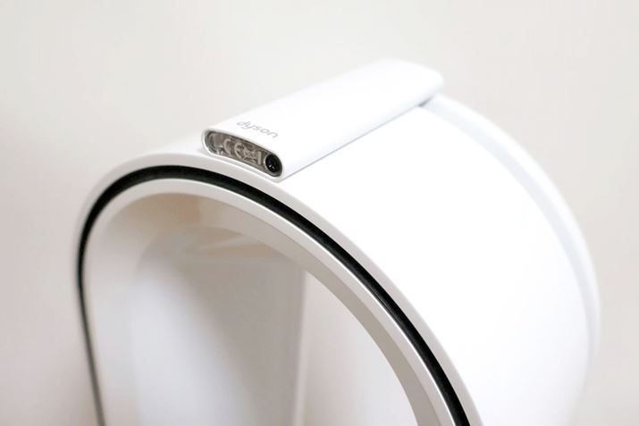 t̃RőBR͖{̏㕔ɌŒł邽߁AǂɒuYĂ܂̂h