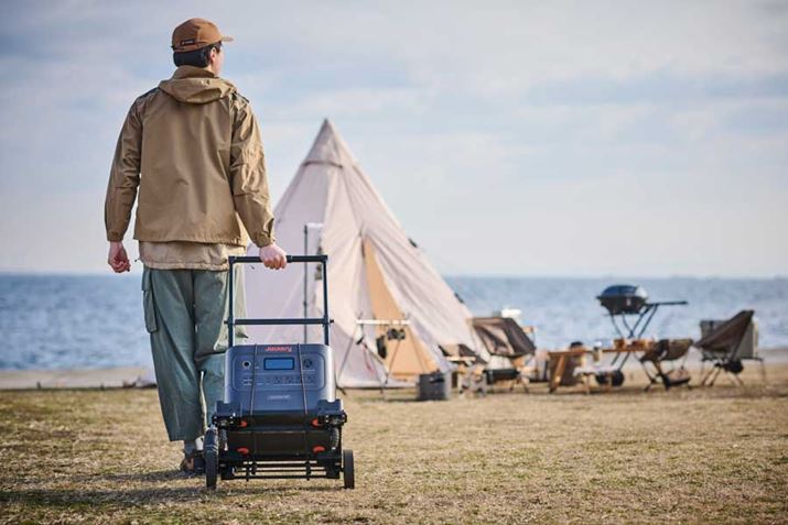 uJE-3000Bvɂ́AʔŐp̃L[J[guJackery |[^udp@܂݃L[J[gvpӂĂAOւ̎olĂ