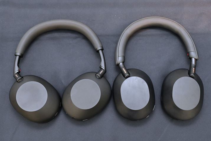 ʐ^uWH-1000XM6vAEuWH-1000XM5vłB܂肽񂾍ۂ̃C[Jbv̎tpxقȂ܂BȂ݂ɁAuWH-1000XM5v͎|ɃC[pbhOɌ悤]Ă܂AuWH-1000XM6vł͓ɉ]悤ɂȂĂ܂