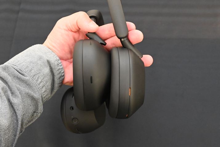 ʐ^uWH-1000XM6vAEuWH-1000XM5vi2025N51610:40CF摜ƃLvVC܂Blт܂Bj