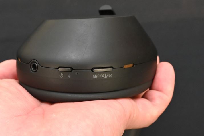 uWH-1000XM6vł́Awbhz{̂ɂuNC/AMBv{^̑Ń}CÑI/It̐؂ւs܂