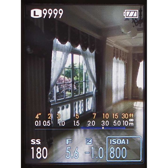 MF̃j^[ʁBilƎBeɂ킹ĔʊE[x̃o[\dlB1C`ZT[ŔʊE[xrI[߁AuX halfvMF́Asg킹邽߂̂̂ł͂ȂA][tH[JXpƂėp̂悳