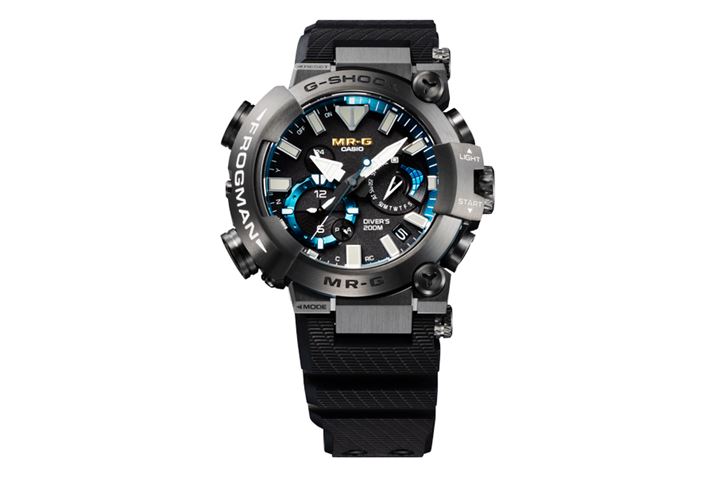 炪t@[Xgf́uMRG-BF1000RvBubNx[XɎU΂߂ꂽu[͐[CAz