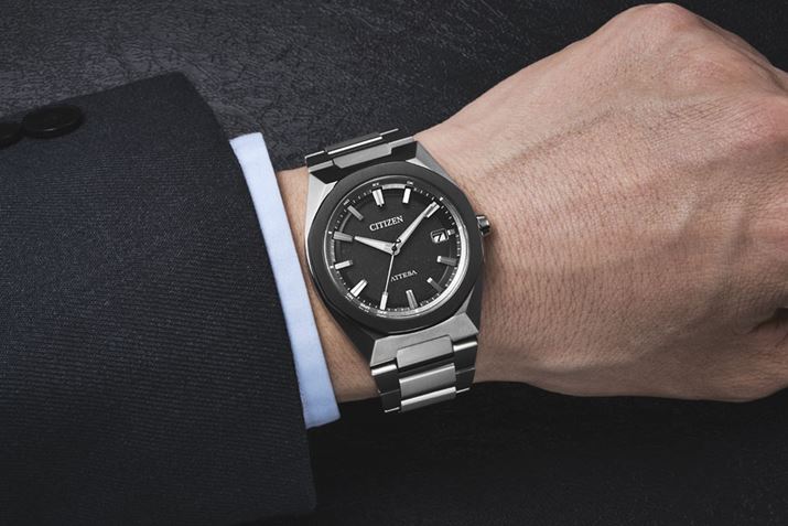 ͎Ojf́uCB3044-55EvBقǂ悢TCY䂦AX[c̎茳Ƃ͐▭ł