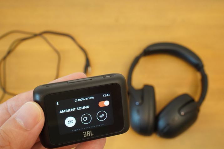 uTOUR ONE M3 SMART TXvɕtfBXvCt̃gX~b^[́A3.5mmAiOUSB-C̗LڑɑΉB^b`fBXvCȂ炳܂܂ȋ@\Rg[ł