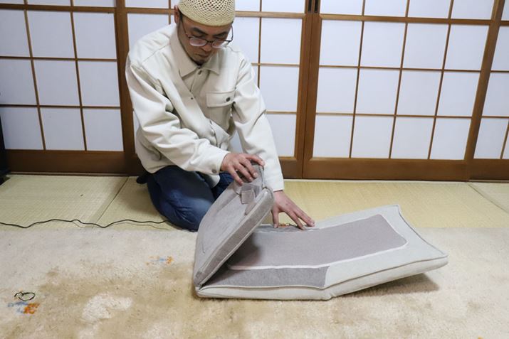 ֎qƂĎgꍇ́A΂񉺂̃NbV܂ԂČŒ肵܂