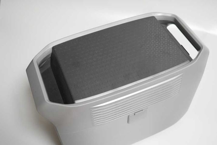 {̏㕔Ɏ^їp̃nhzuBgĖ{̂^ׂ