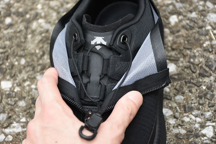 ẼX[YƁAmȃtBbg𗼗邽߂ɁAfTgIWĩV[[X\̗pĂ܂BCЂԎԂŏɗ}ȂAɂƃtBbg܂