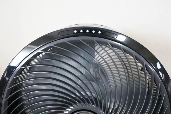 gp̕ʂ́A{̏㕔̊ۂCg_ŕ\B{^20bキ炢ɂ͏̂ŁAʂ펞mFł킯ł͂ȂłACg_Ȃ̂ŏAQ͏܂