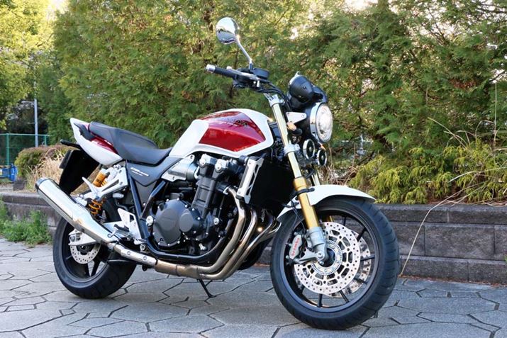 ̎ʐ^́uCB1300 SUPER FOUR SP Final EditionvBêƂȂ邪A{Iȕ4f