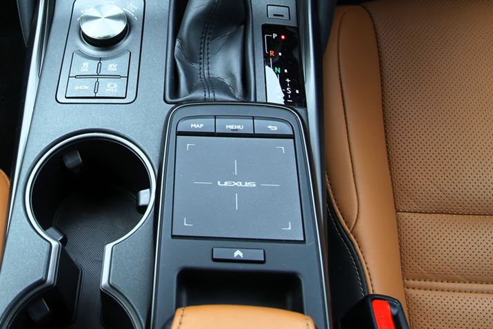 NTXuISvɂ́AJ[irȂǂ܂܂ȑZ^[R\[ォsu[g^b`v̗pĂ