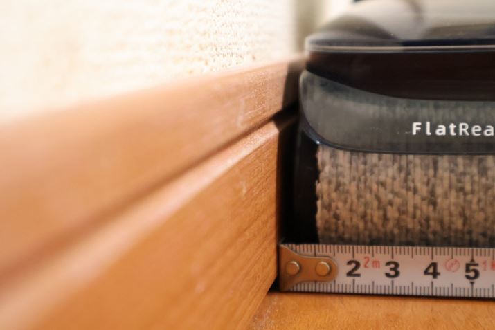 wbh̒[ƃ[[uV̒[Ƃ̊Ԃɂ1cmx̂ԂB̕Ǎۂɐ@łĂȂꏊc܂