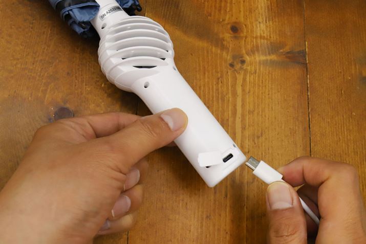 [dUSB Type-CP[uŁBut@uPOLEv͐JpȂ̂ŁA|[gɂ͐G΍̖hSJo[t