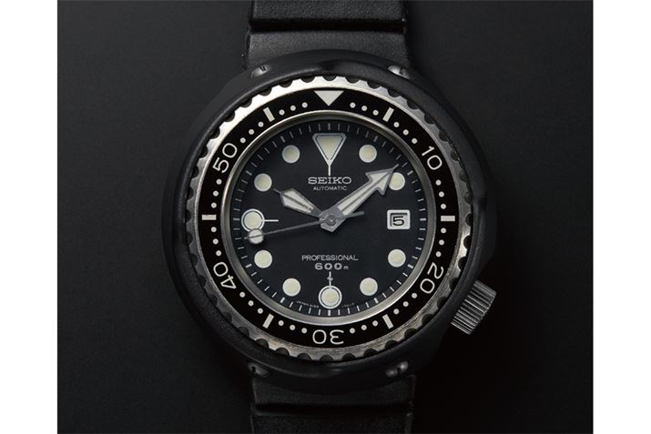 Eŏ߂ă`^P[X̗pꂽ_Co[YƂȂA1975ŃuZCR[_Co[ vtFbVi600vBČ^P[XɂA600mOaph܂