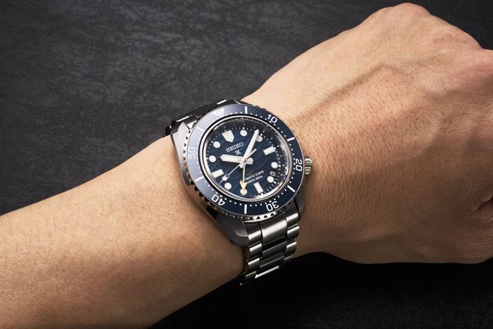 ܂܂ȃANeBreBX^CɂȂށAX|[cf炵܂Bj̎茳ɂ傤ǂTCY