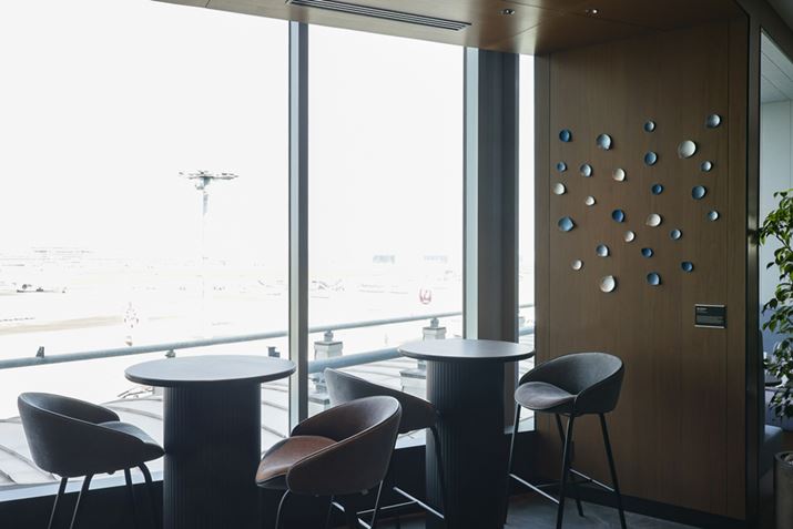 EW̃fUĆAAbNX̃NGCeBuEG[WFV[uOnBrandvSBʐ^ł͋tƂȂ茩Â炢AEWБɂ͑傫ȑсAH]ł